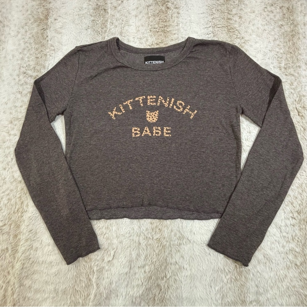 Kittenish Babe Long Sleeve Graphic Crop Top Gray Women’s XL